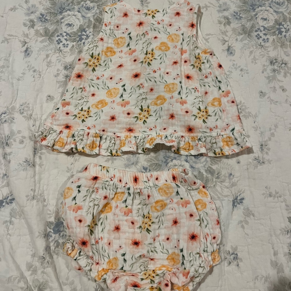 Floral Kids Sleeveless Top and Bloomers Set- Size 2T